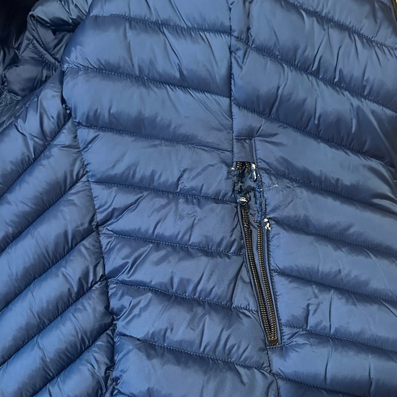 Michael Kors Blue Puffer Jacket (inside 1 coat zipper flaw) (Bag included) ❤️ - Picture 4 of 4